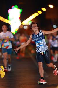 BIB: 40385
                            <button type="button" onclick="openModal(22799444)" class="btn btn-primary btn-sm float-right btn-popup" data-toggle="modal" data-target=".modal-high-quality">
                        <i class="fas fa-shopping-cart"></i> Add to Cart
                    </button>
                                            <button type="button" onclick="isThisMe(22799444, true)" class="btn btn-success btn-sm float-right btn-popup btn-isme hidden" data-toggle="tooltip" data-placement="bottom" title="นี่คือรูปของคุณใช่ไหม คลิกที่นี่เพื่อเอาเข้าอัลบั้ม">
                        <i class="fas fa-plus"></i> Add to album
                    </button>
                    <button type="button" onclick="isThisMe(22799444, false)" class="btn btn-warning btn-sm float-right btn-popup btn-isnotme hidden">
                        <i class="fas fa-ban"></i> Remove from album
                    </button>